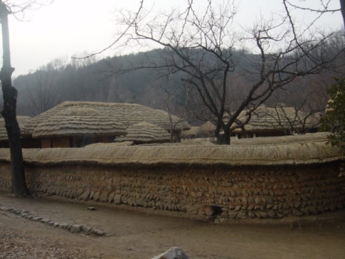 여럿이 모여 한 동네를 만드는 것이 좋습니다 